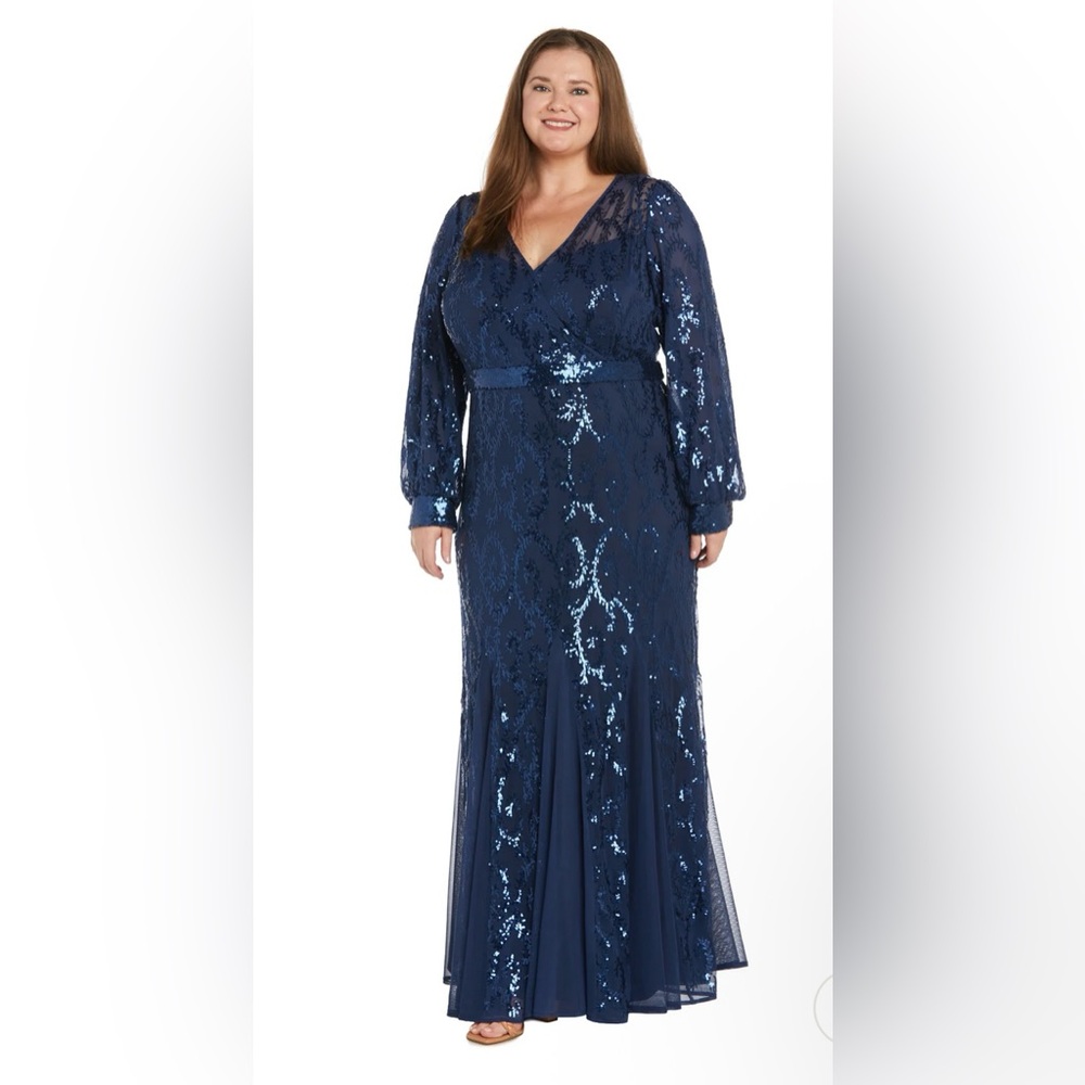 NWT R&M Richards 5649P Navy Sequin Long Sleeve Formal Gown 14P